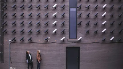 Cámaras de vigilancia en un edificio