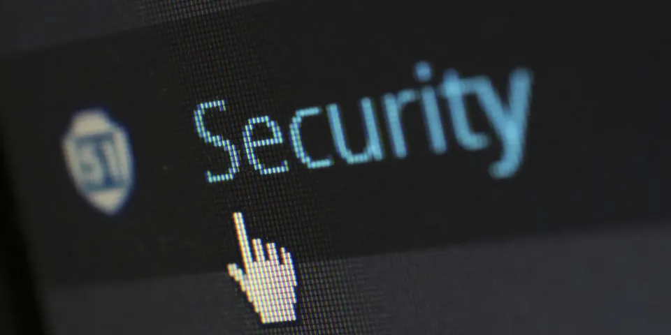 Icono de seguridad con escudo y candado